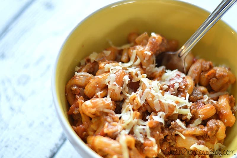 Chili recipe with pasta and cheese? Yes, please!